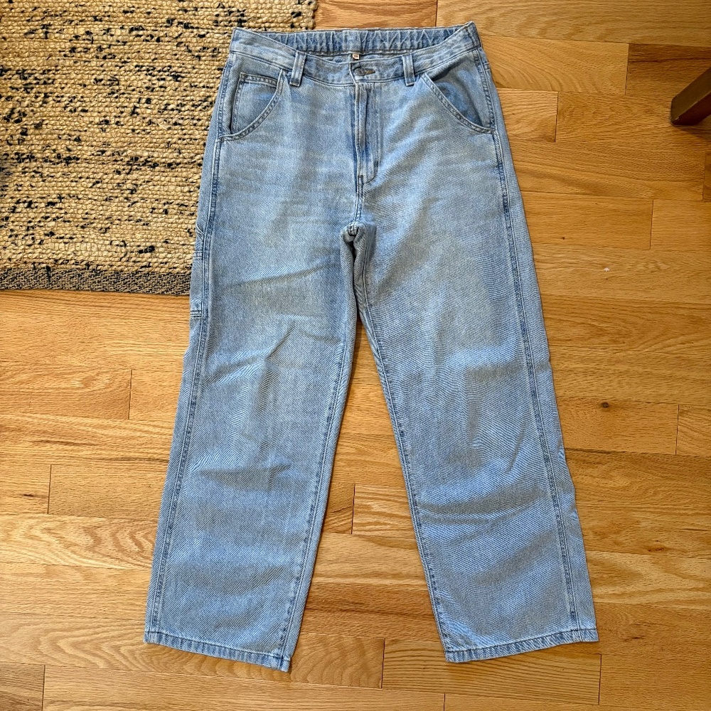 Levis women’s light wash carpenter jeans size 29